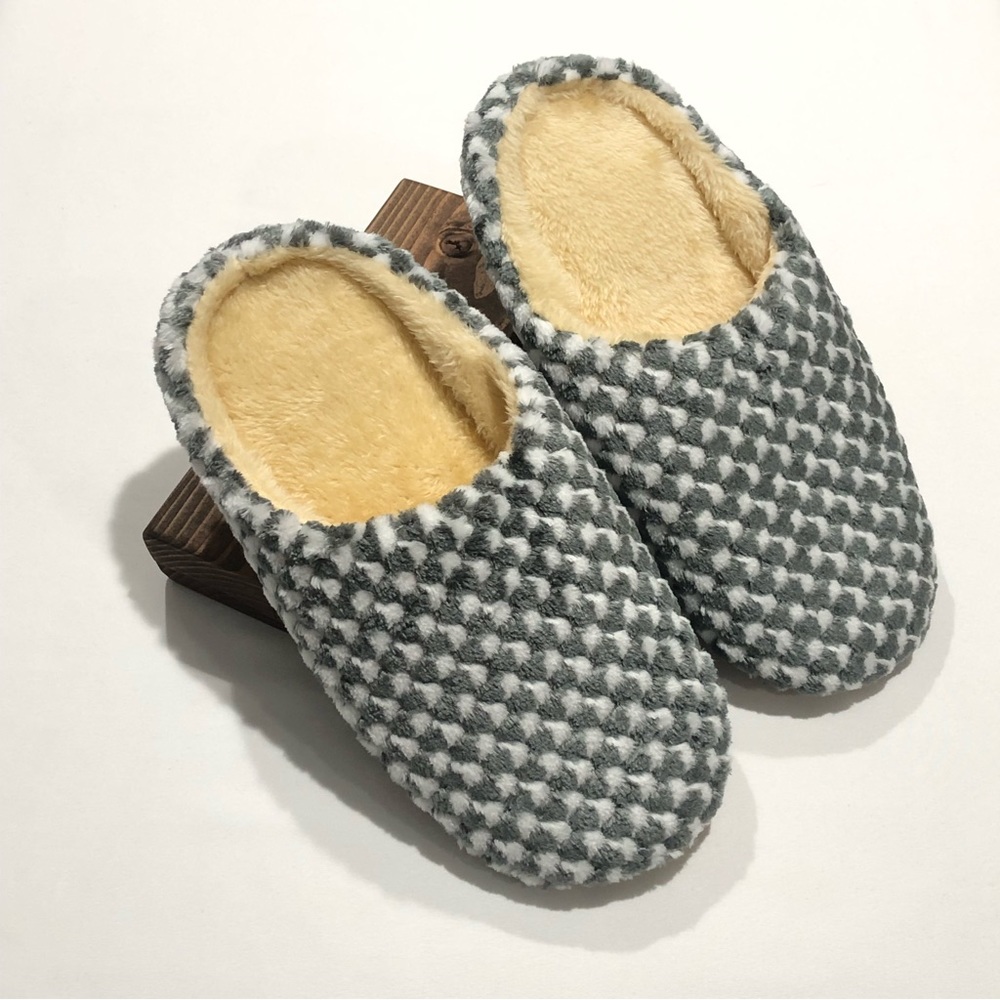 Women’s Fluffy Slippers